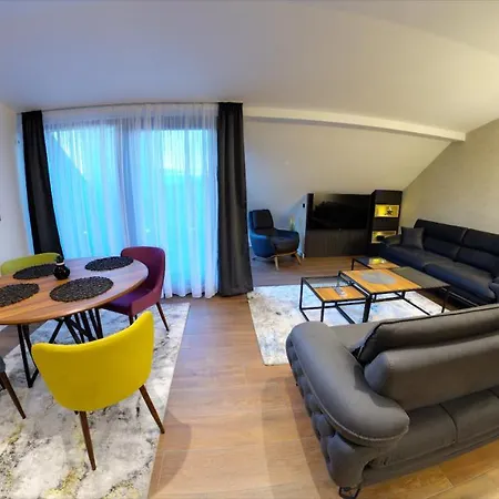 Aparthotel Maksimum 3*