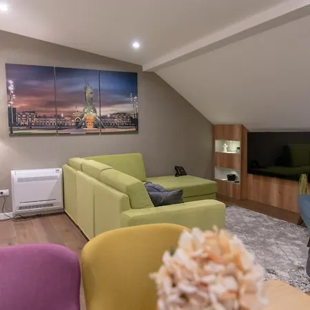 Maksimum Aparthotel 3*